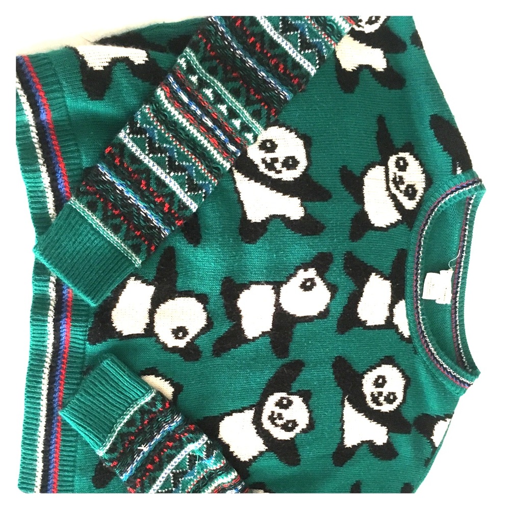 URBAN OUTFITTER GREEN PANDA WINTER SWEATER 💖